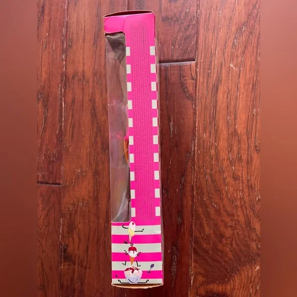 Vintage Special Edition Ice Cream Barbie - 1997 - Picture 8 of 8